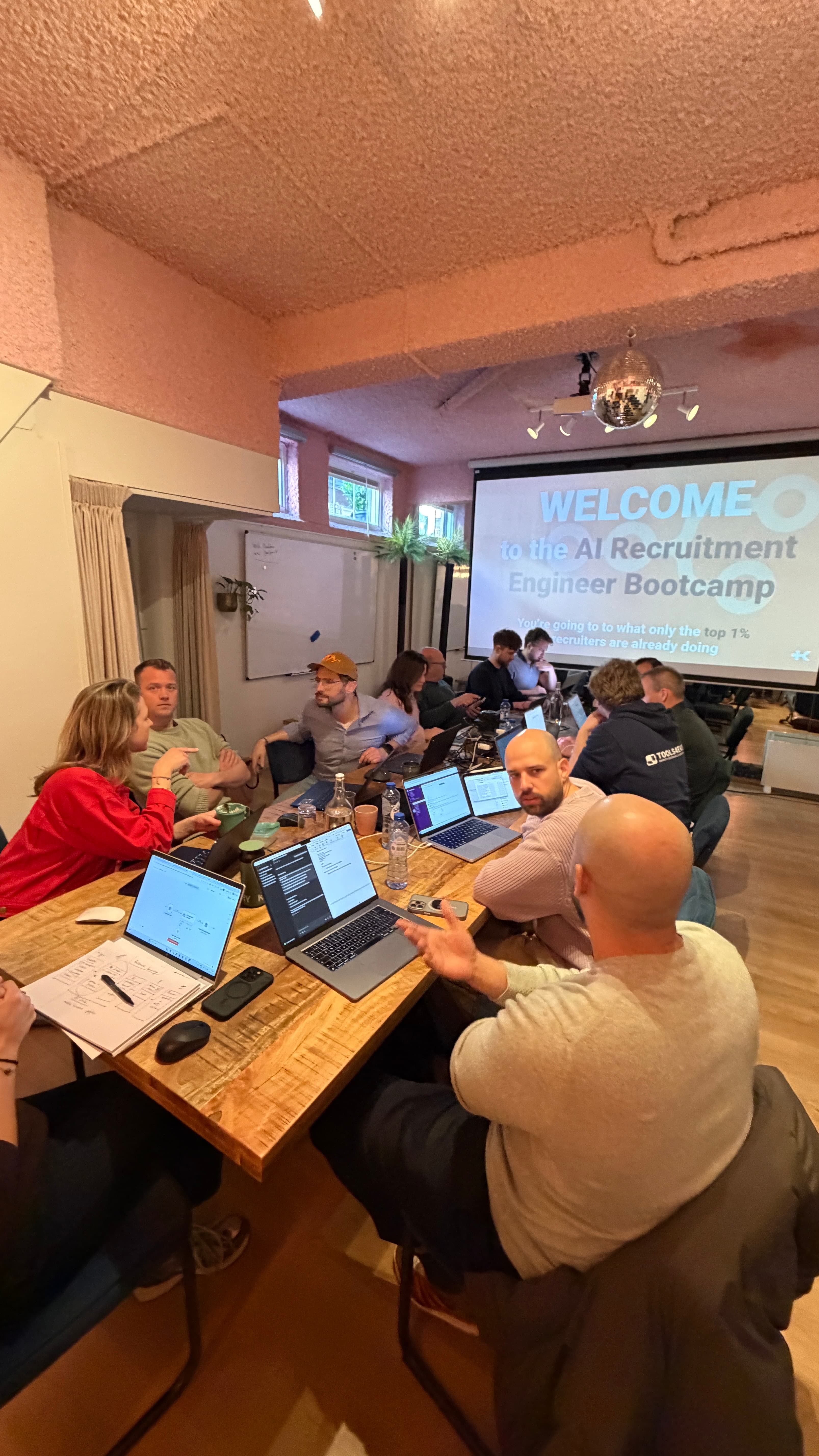 Deelnemers aan de bootcamp bouwen hun eigen recruitmenttool